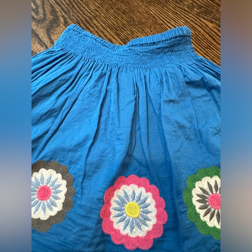 Mini Boden 5-6 blue embroidered skirt medallions - Picture 4 of 10